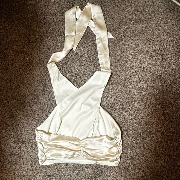 Beautiful satin halter crop top - Picture 6 of 7
